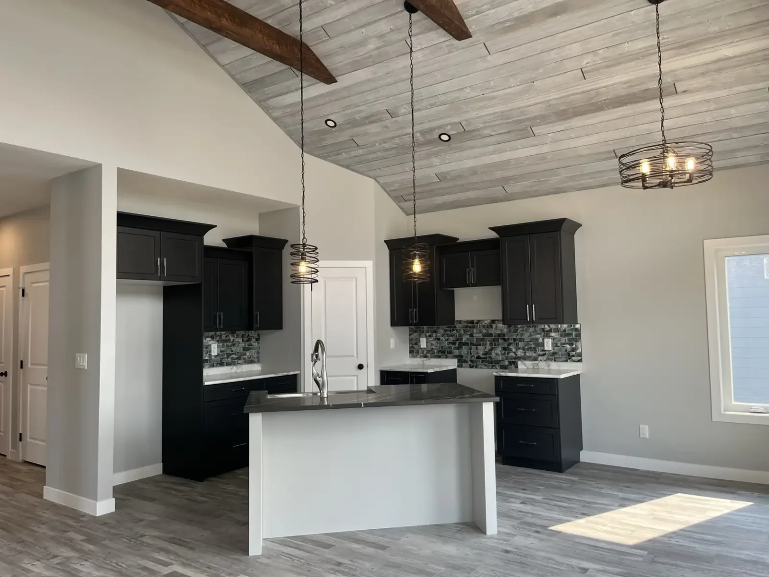 Beryl 2B Kitchen Island