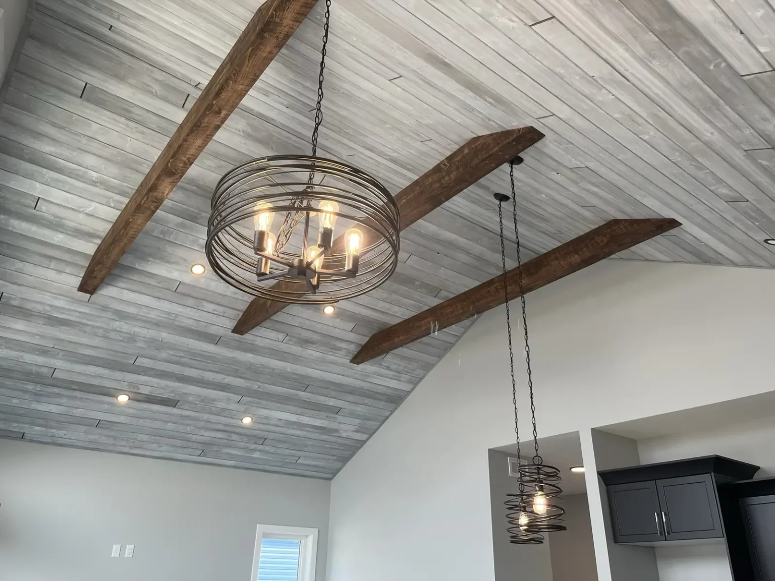 Beryl 2B Rustic White Wash Ceiling with Beams
