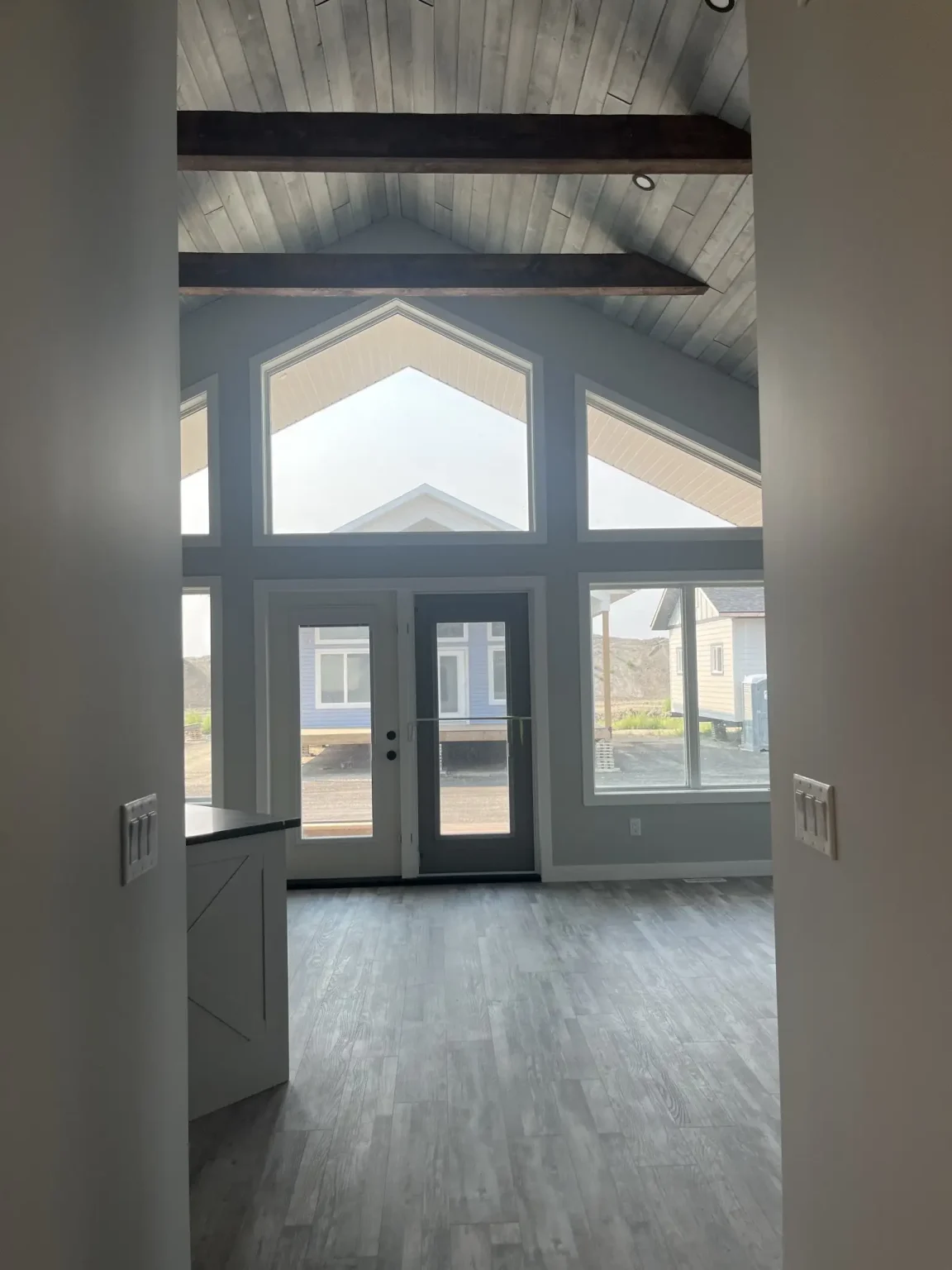 Beryl 2B Towards Front from Hallway