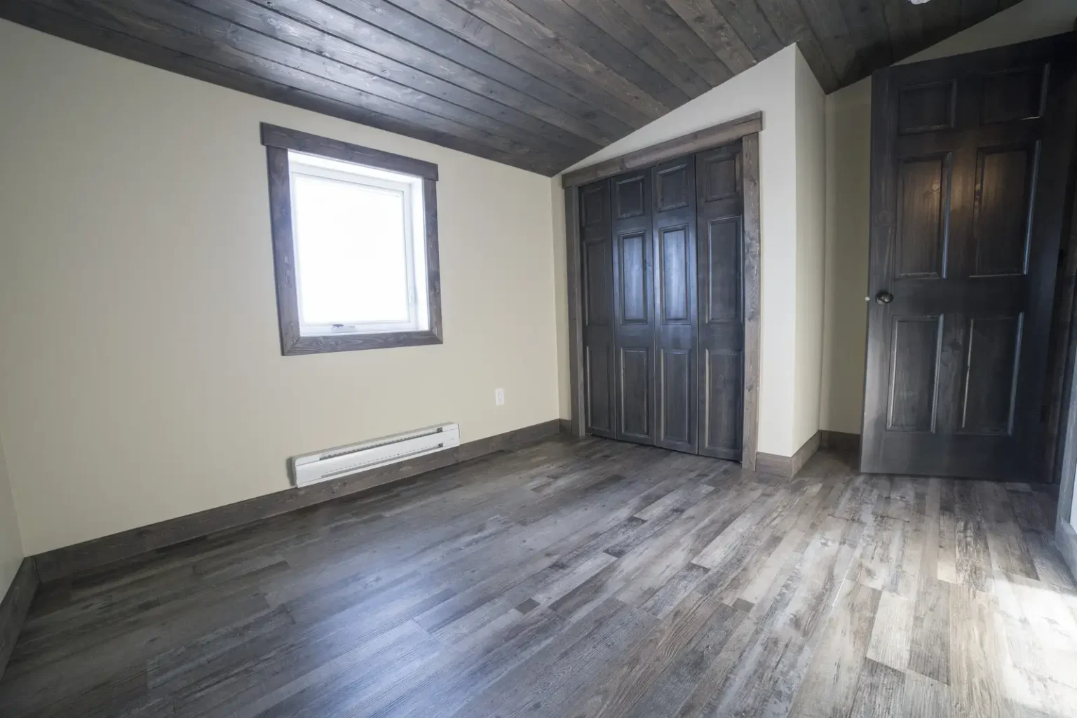 Moonstone 3 Bedroom 3 Toward Closet