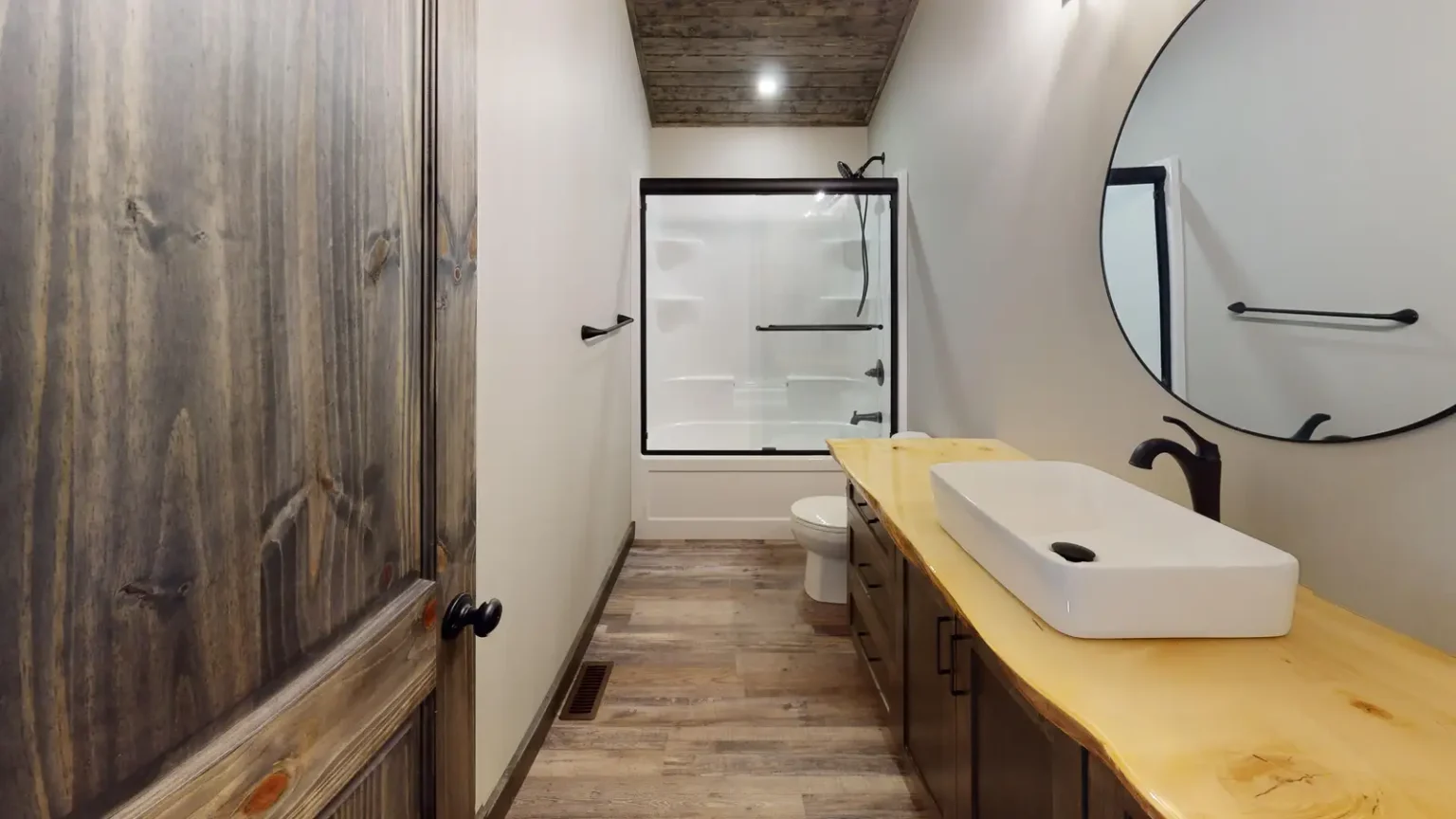 Moonstone 5C Loft Bathroom