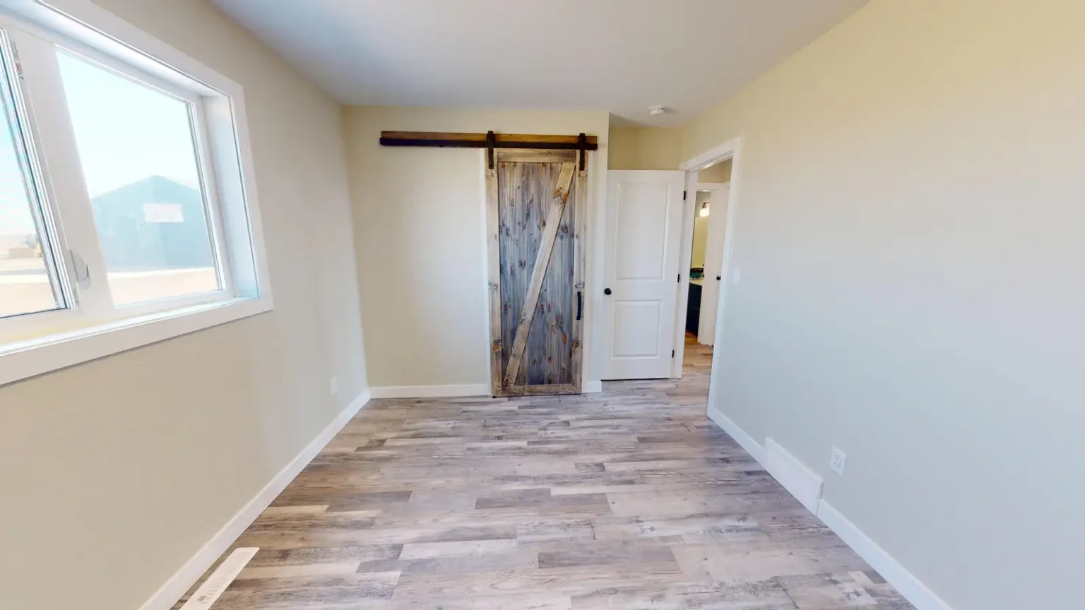 Moonstone 8 Main Bedroom 1