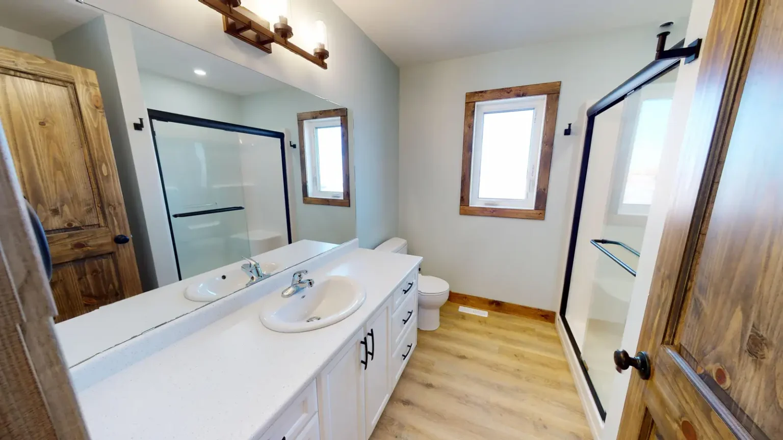 Rhinestone 1B Loft Bathroom