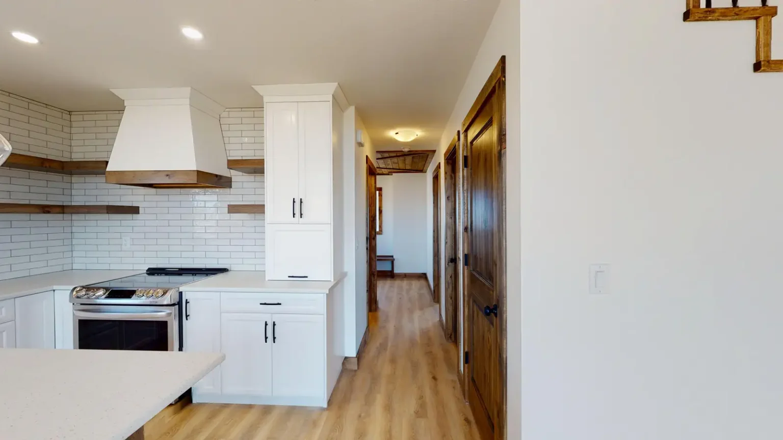 Rhinestone 1B Main Hall