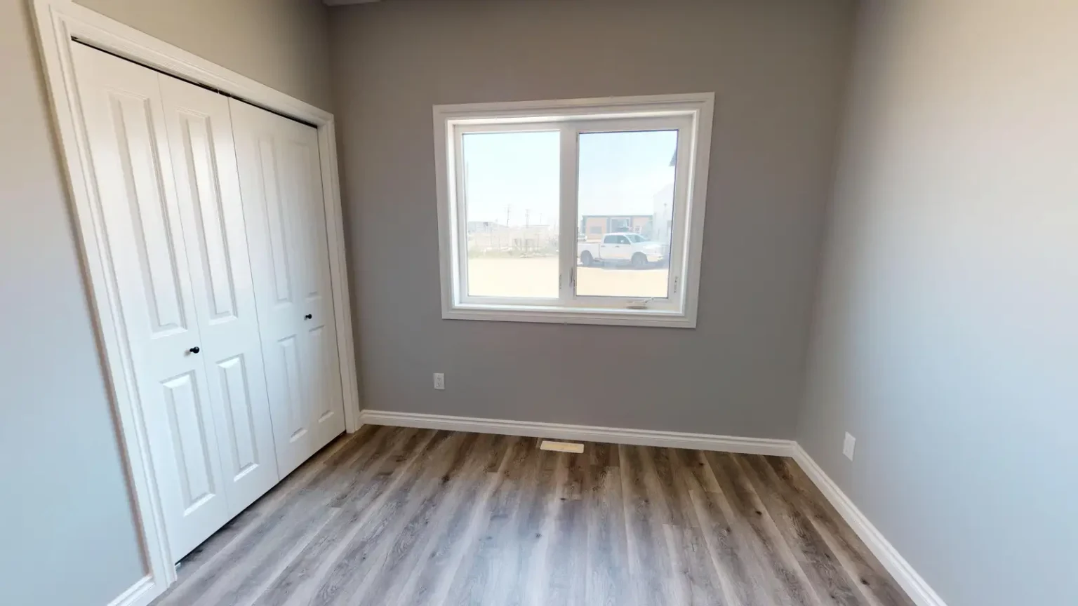 Tiger Eye Bedroom 1 Toward Closet