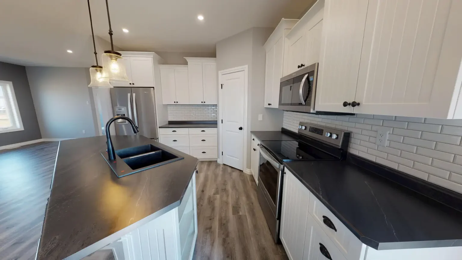Tiger Eye Kitchen with Island